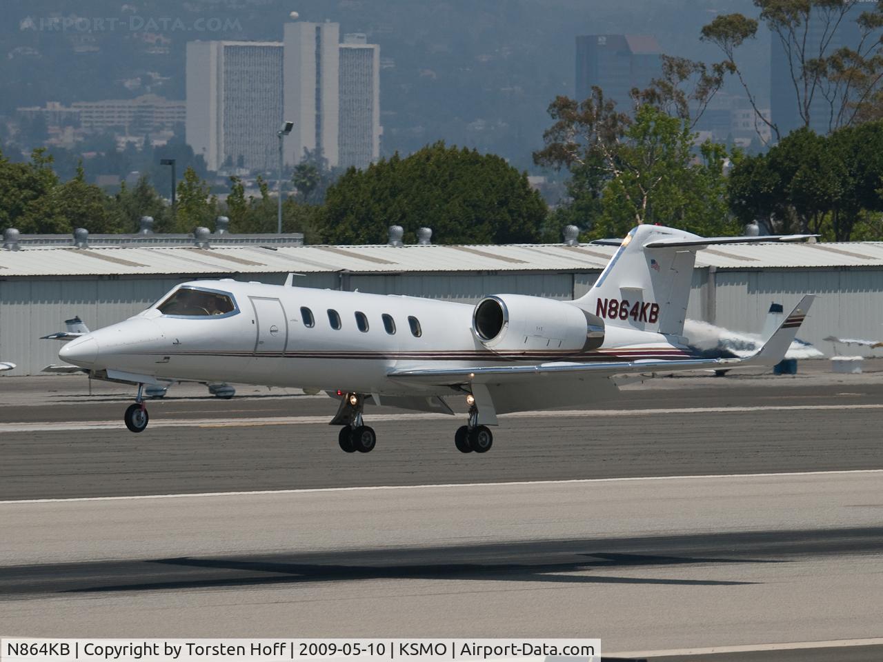 N864KB, 1992 Learjet 31A C/N 048, N864KB arriving on RWY 21