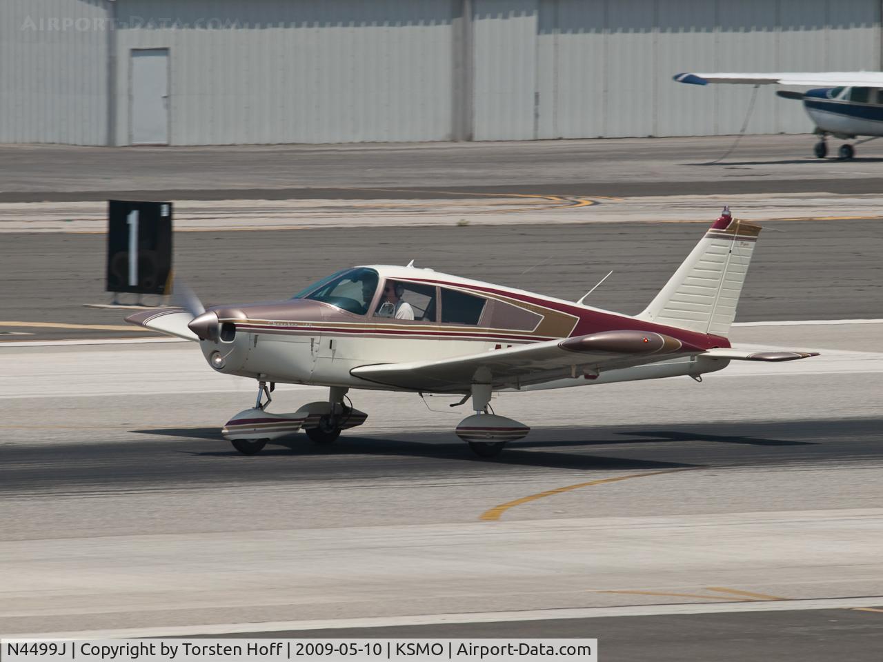 N4499J, 1967 Piper PA-28-140 Cherokee C/N 28-22920, N4499J departing from RWY 21