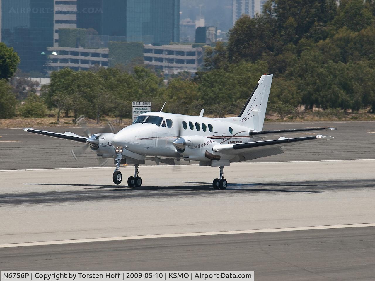 N6756P, 1980 Beech B100 King Air C/N BE-92, N6756P arriving on RWY 21