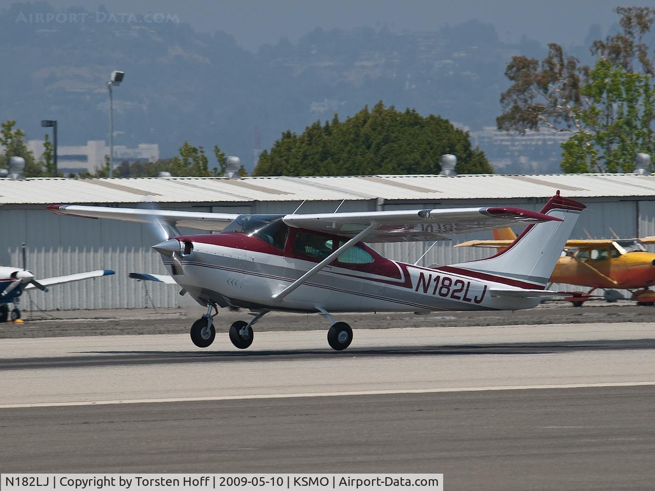 N182LJ, 1967 Cessna 182K Skylane C/N 18258167, N182LJ departing from RWY 21