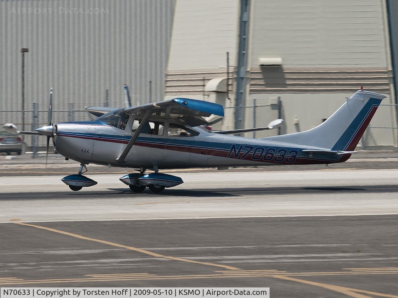 N70633, 1968 Cessna 182M Skylane C/N 18259333, N70633 arriving on RWY 21