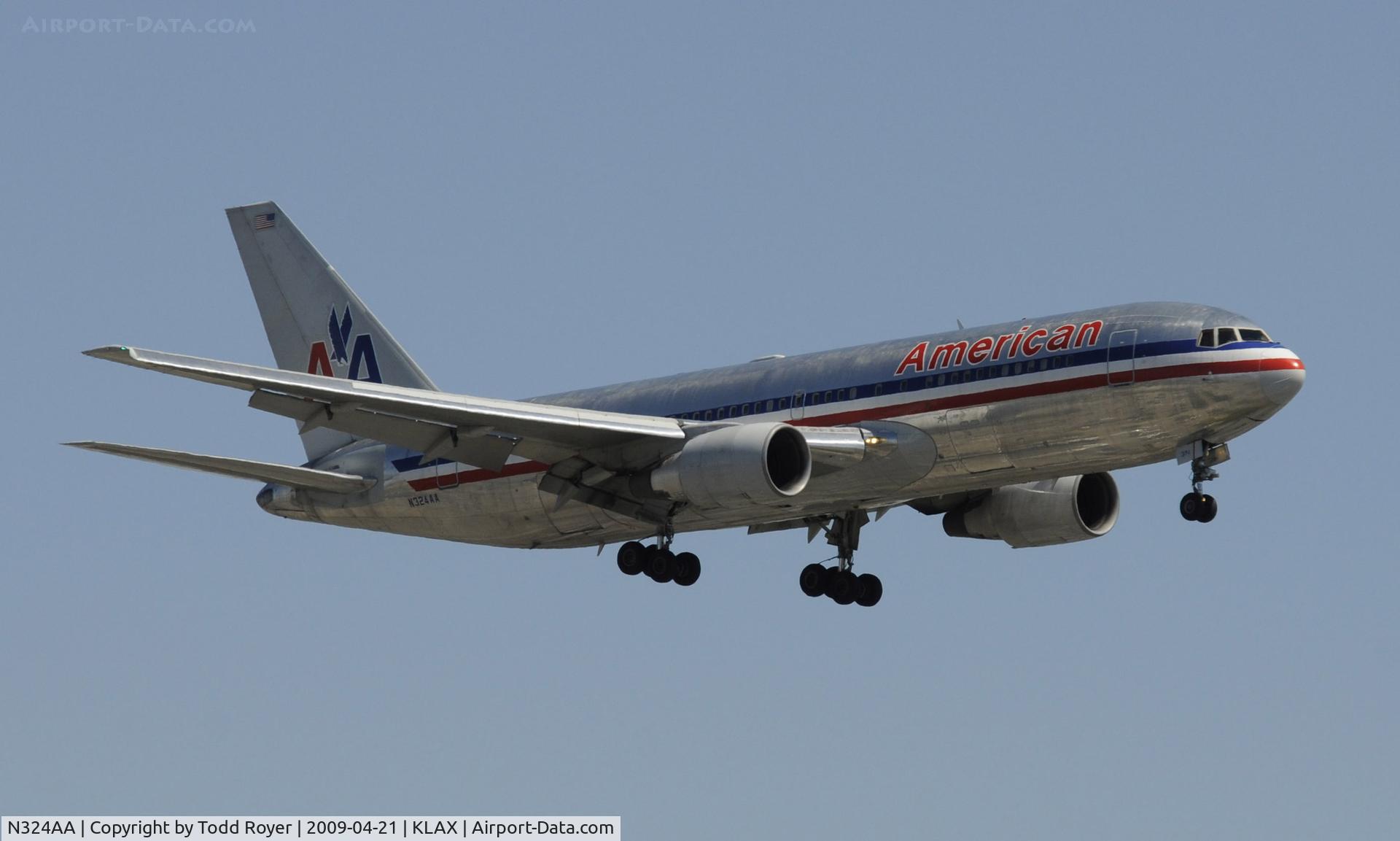 N324AA, 1986 Boeing 767-223 C/N 22325, Landing 24L at LAX
