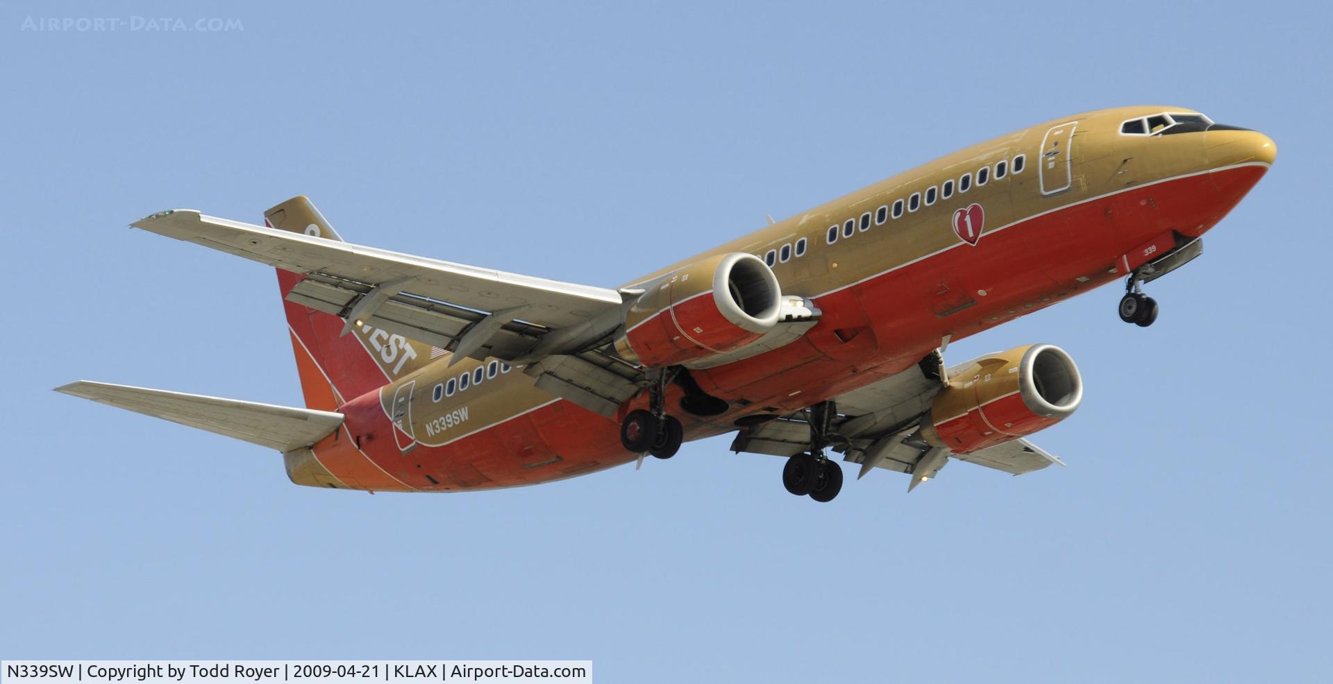 N339SW, 1988 Boeing 737-3H4 C/N 24090, Landing 24R at LAX