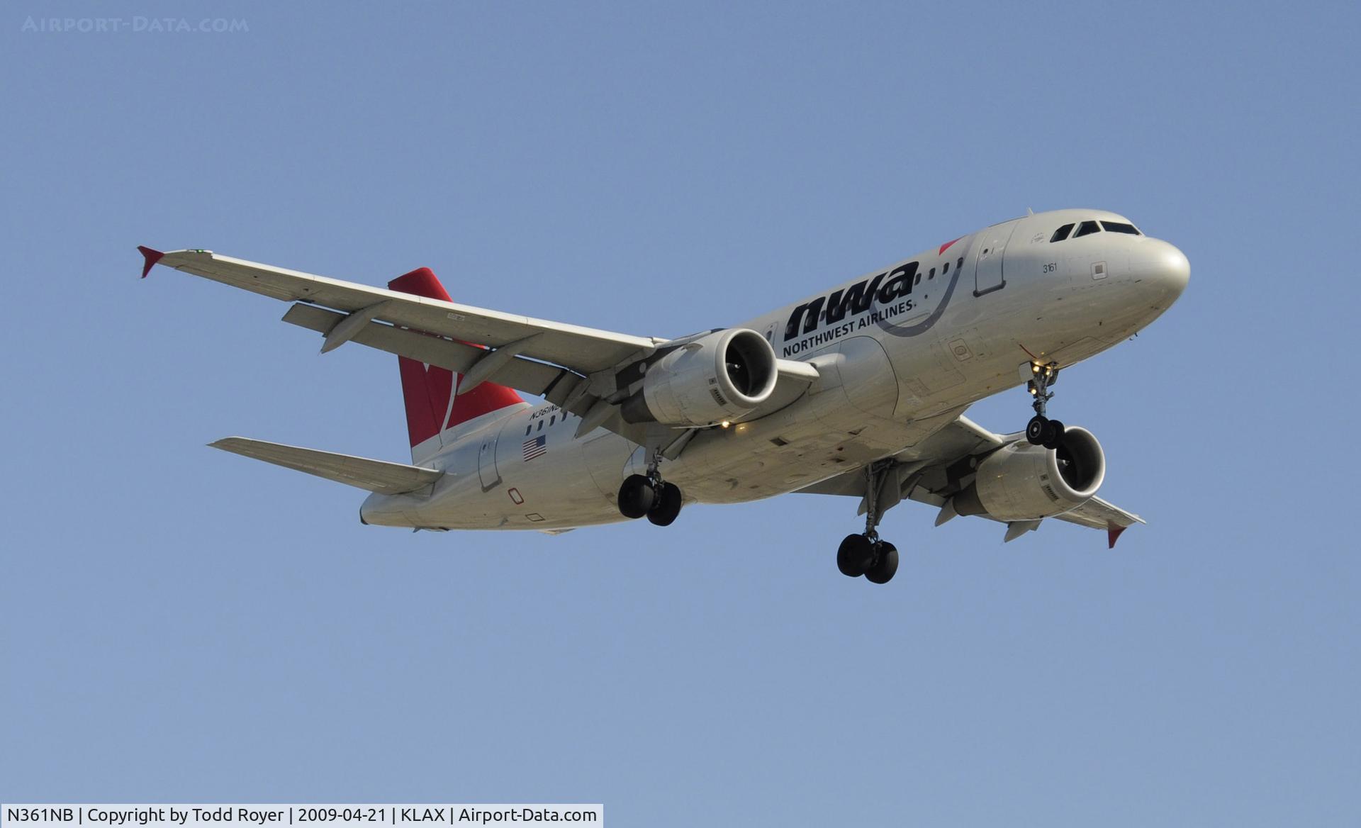 N361NB, 2003 Airbus A319-114 C/N 1976, Landing 24R at LAX