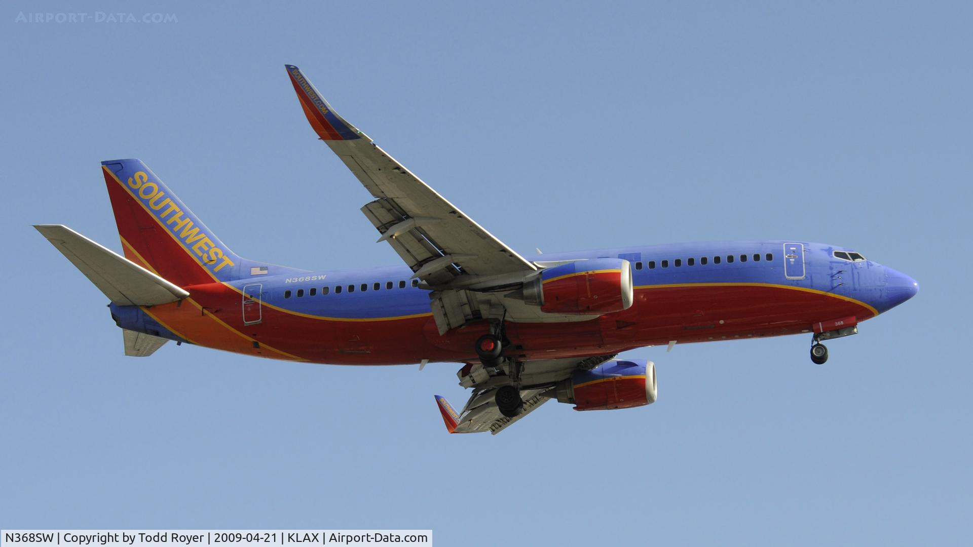 N368SW, 1993 Boeing 737-3H4 C/N 26579, Landing 24R at LAX