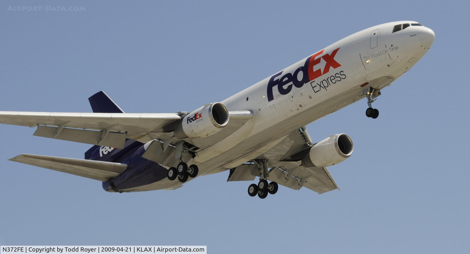 N372FE, 1972 McDonnell Douglas MD-10-10F C/N 46610, Landing 24R at LAX