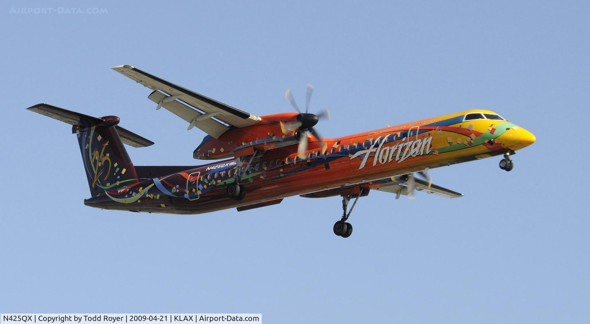 N425QX, 2001 De Havilland Canada DHC-8-402 Dash 8 C/N 4039, Landing 24R at LAX