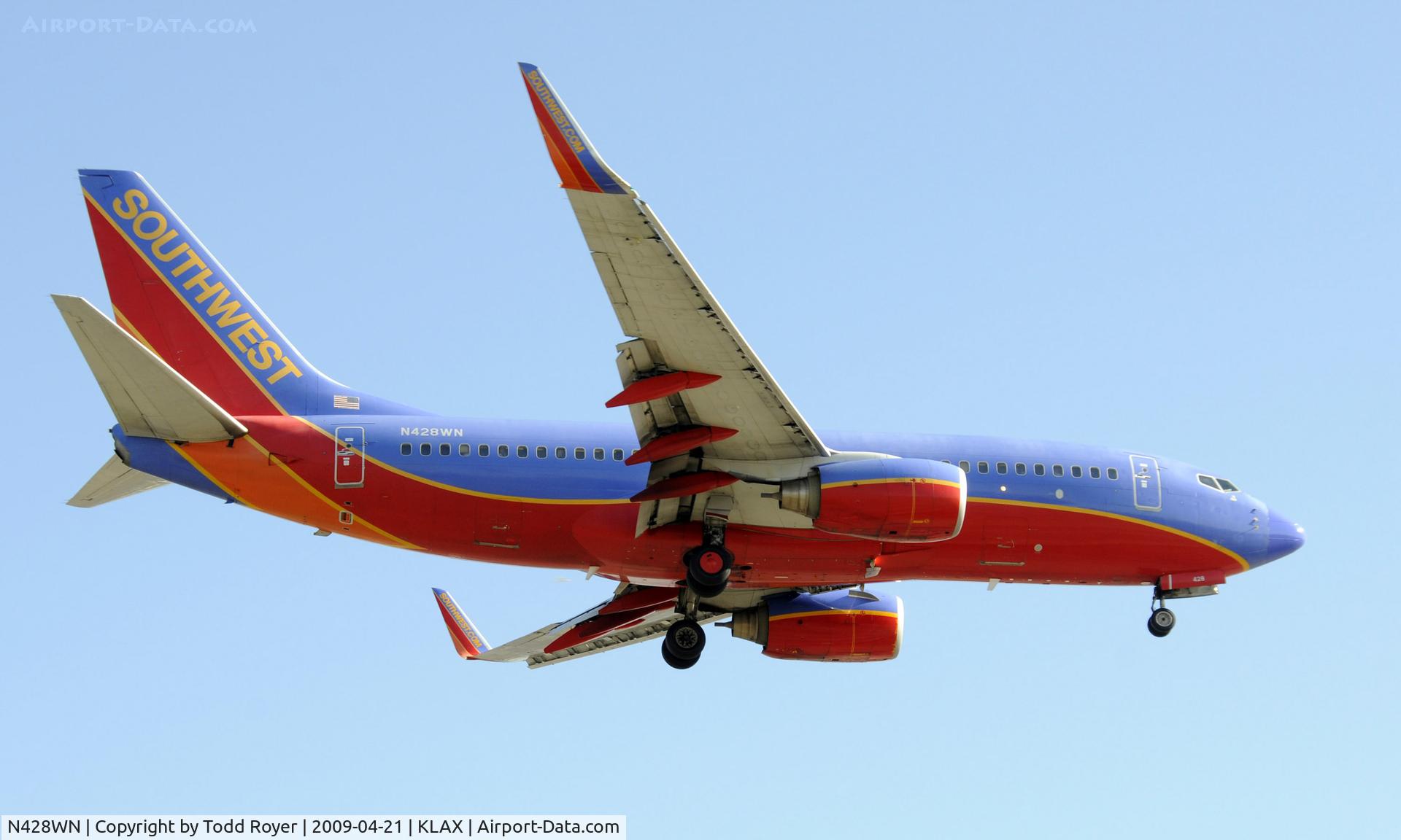 N428WN, 2002 Boeing 737-7H4 C/N 29844, Landing 24R at LAX
