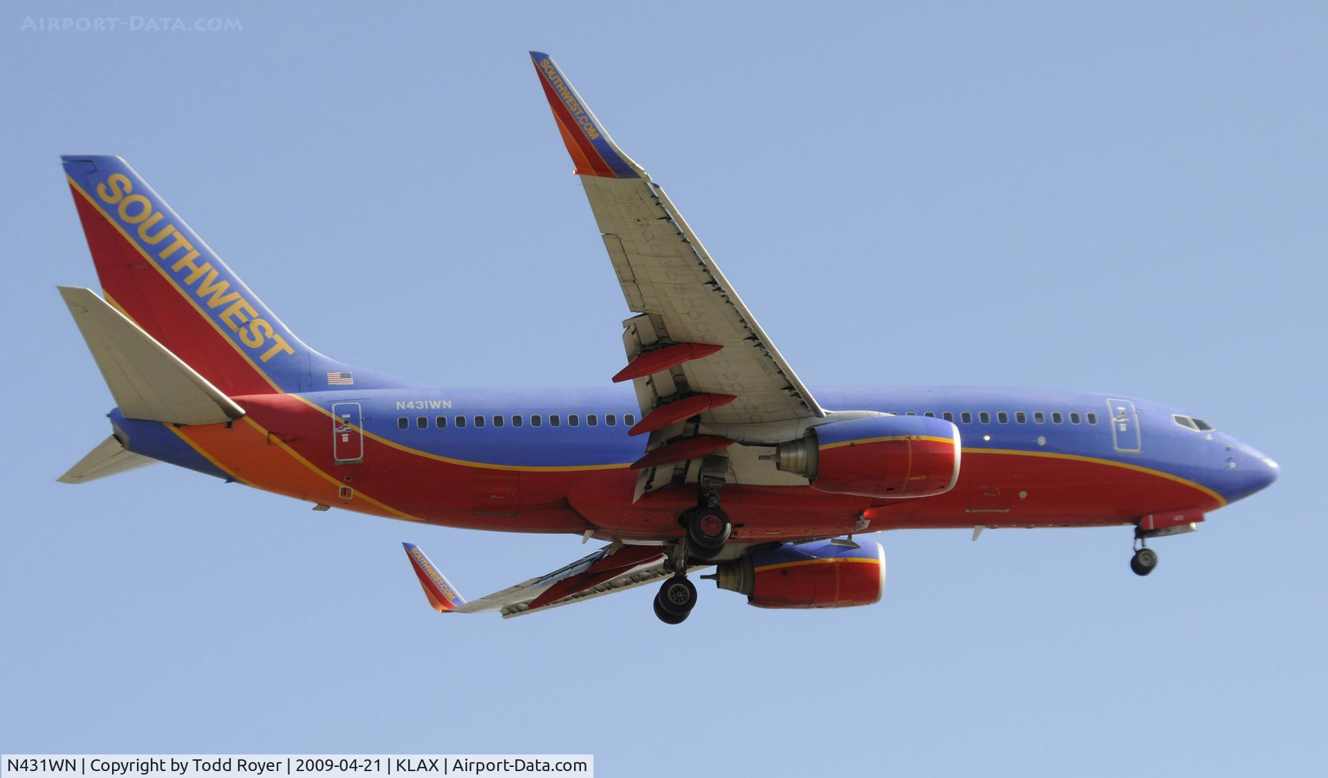 N431WN, 2002 Boeing 737-7H4 C/N 29845, Landing 24R at LAX