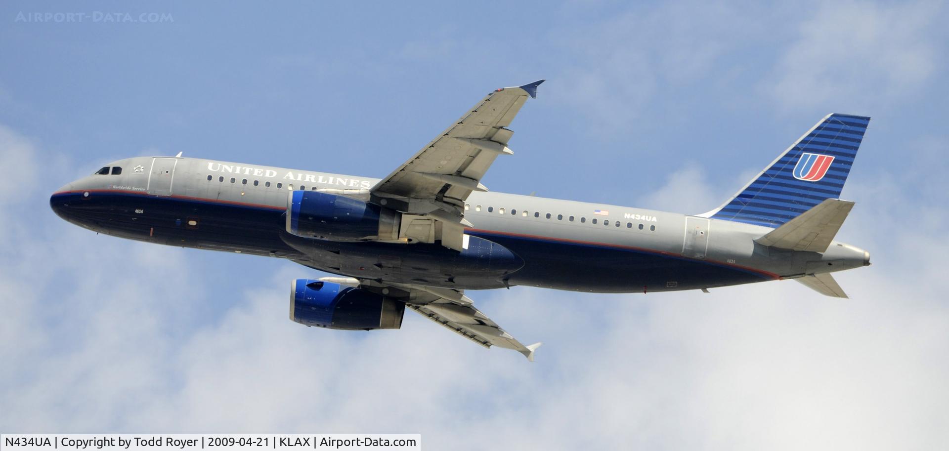 N434UA, 1996 Airbus A320-232 C/N 592, Departing LAX on 25R