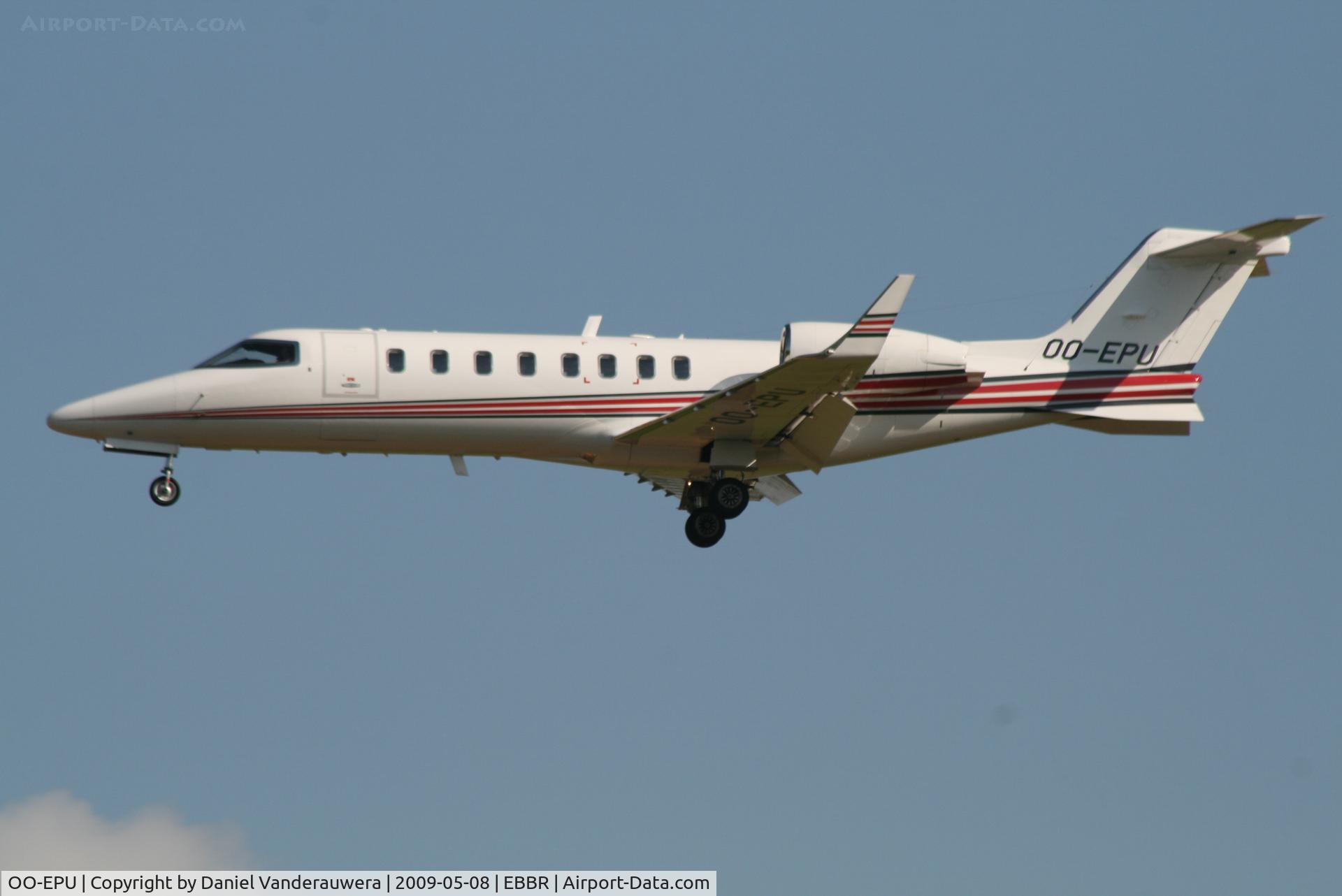 OO-EPU, Learjet 45 C/N 45-291, descending to rwy 25L