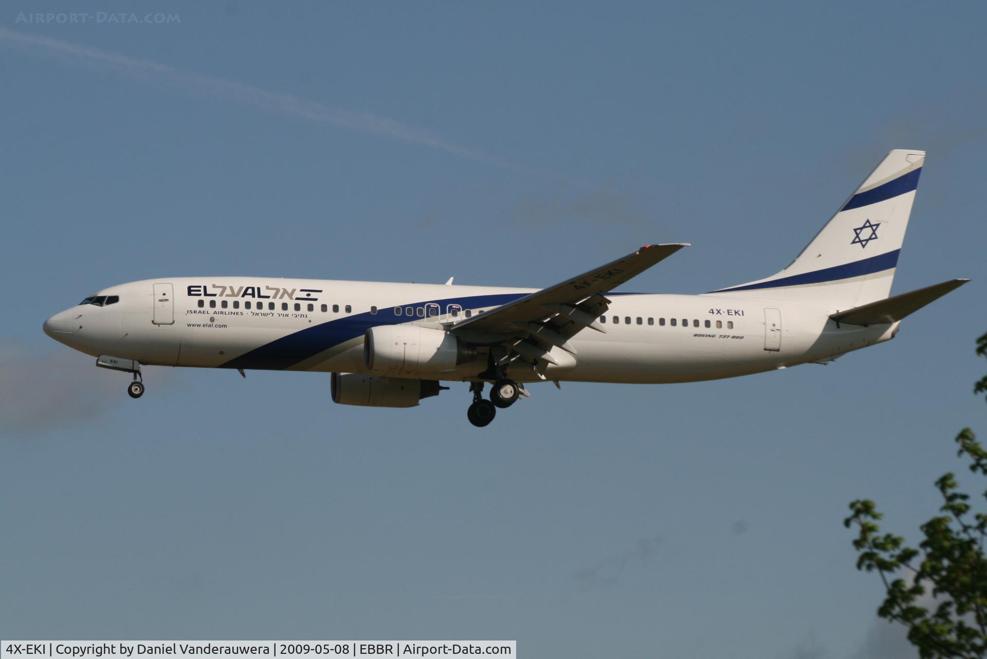 4X-EKI, 1999 Boeing 737-86N C/N 28587, flight LY331 is descending to rwy 25L