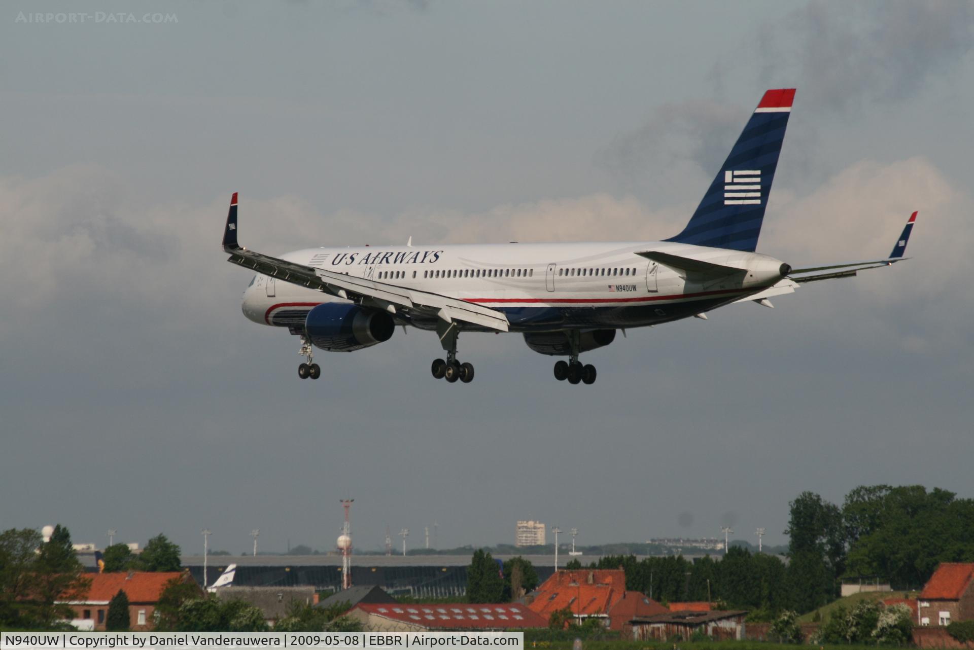N940UW, 1995 Boeing 757-2B7 C/N 27805, flight US750 is descending to rwy 25L