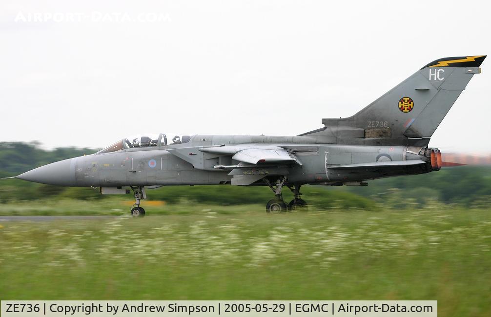 ZE736, 1988 Panavia Tornado F.3 C/N 69/AS051/3300, Departing Southend.