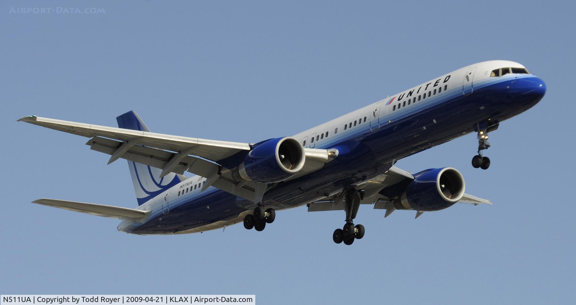 N511UA, 1990 Boeing 757-222 C/N 24799, Landing 24R at LAX