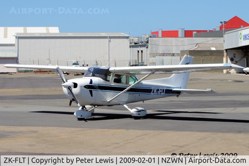 ZK-FLT, Cessna 172N C/N 17271432, Wellington AC
