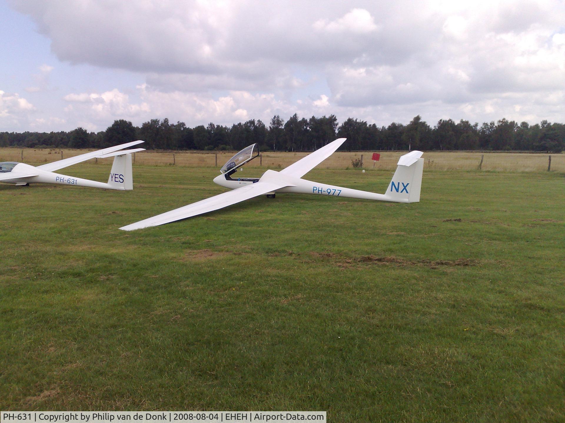 PH-631, Rolladen-Schneider LS-3a C/N 3180, In the flight line at the Eindhoven Aeroclub gliderstrip