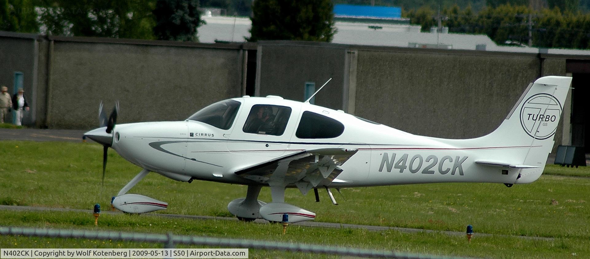 N402CK, Cirrus SR22T C/N 3404, rolling towards the active