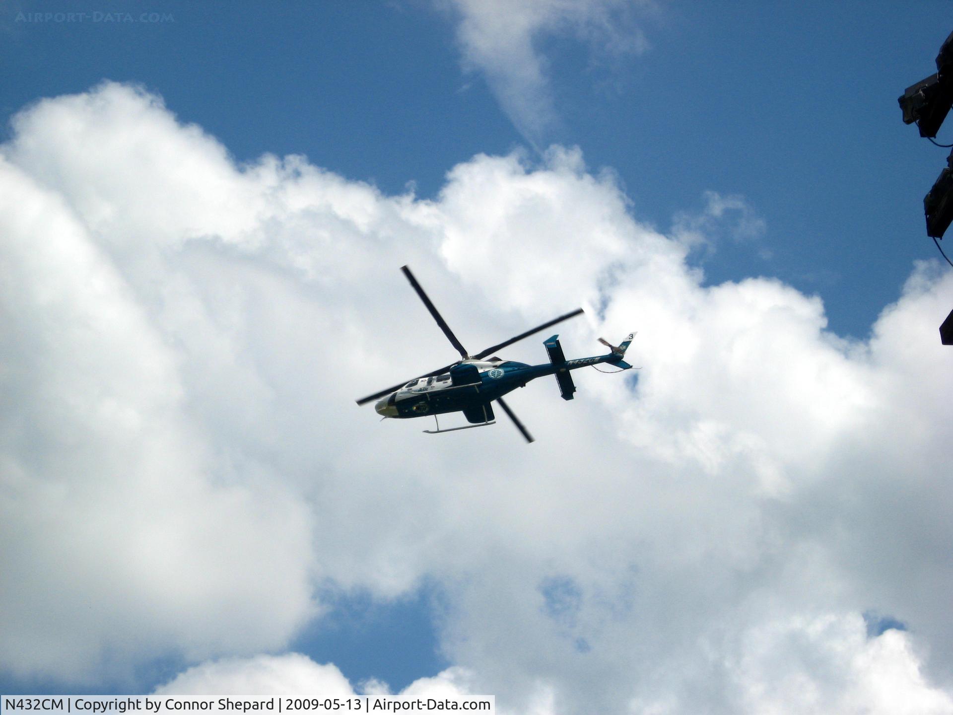 N432CM, 2002 Bell 430 C/N 49092, CMC helicopter preparing to land at a car crash at  34°58'33.00
