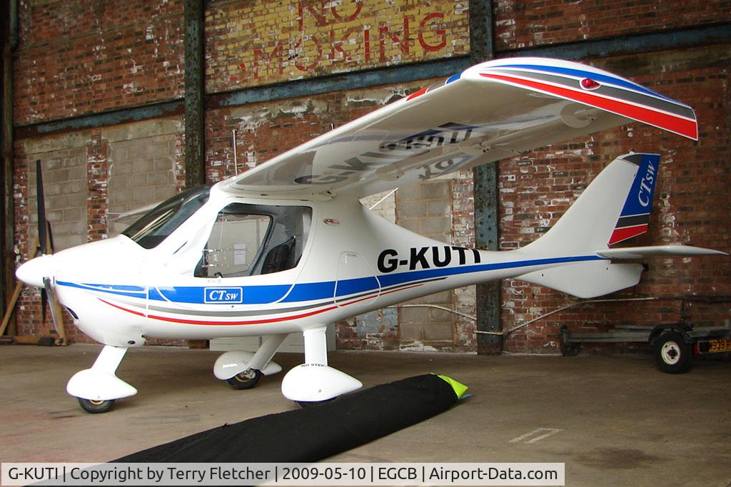 G-KUTI, 2009 Flight Design CTSW C/N 8450, Sports aircraft at City Airport Manchester (Barton)