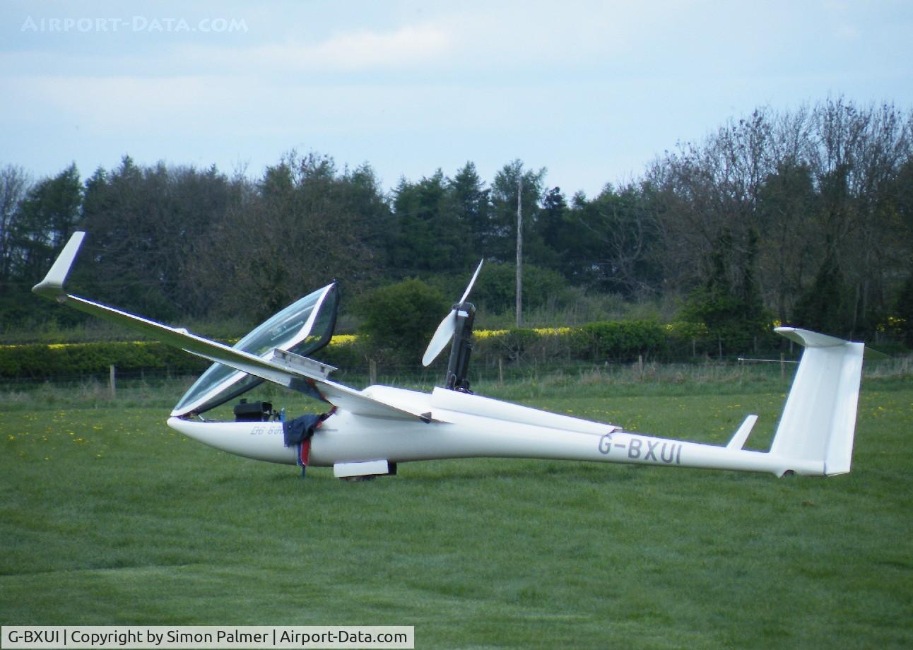 G-BXUI, 1998 DG Flugzeugbau DG-800B C/N 8-105B39, DG-800B at Shenington