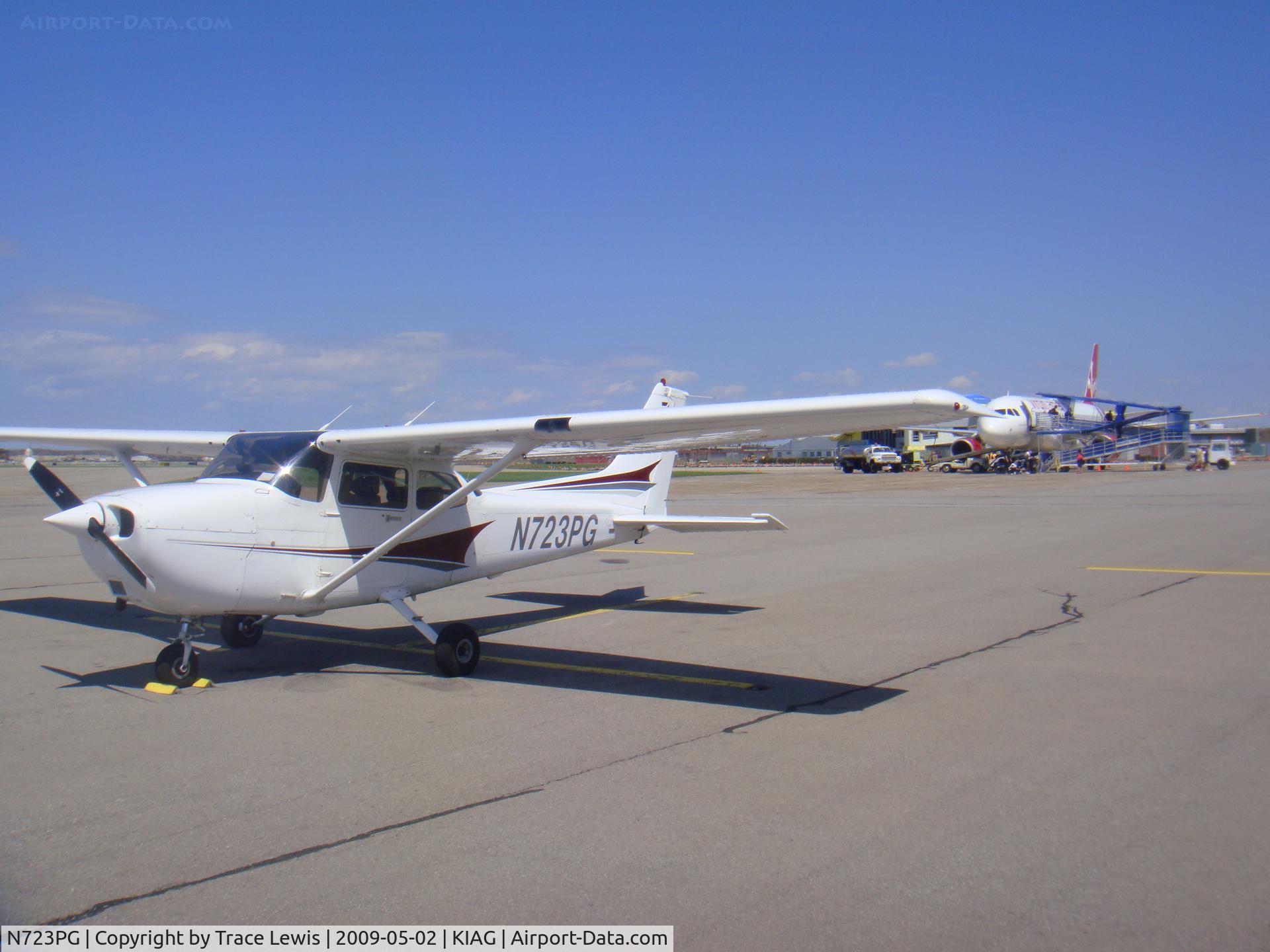 N723PG, 1998 Cessna 172R C/N 17280675, at niagara falls, ny