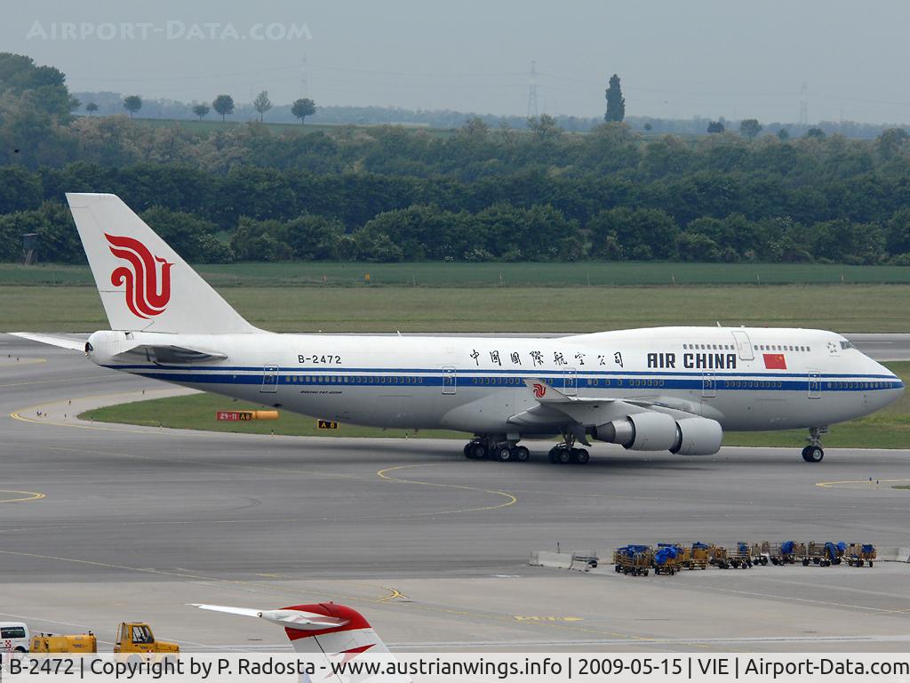 B-2472, 2000 Boeing 747-4J6 C/N 30158, Arrived to VIE on 15th May 09 for a official visit of the president of the chinese parliament