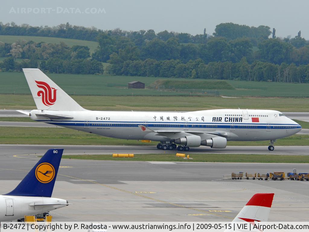 B-2472, 2000 Boeing 747-4J6 C/N 30158, Arrived to VIE on 15th May 09 for a official visit of the president of the chinese parliament