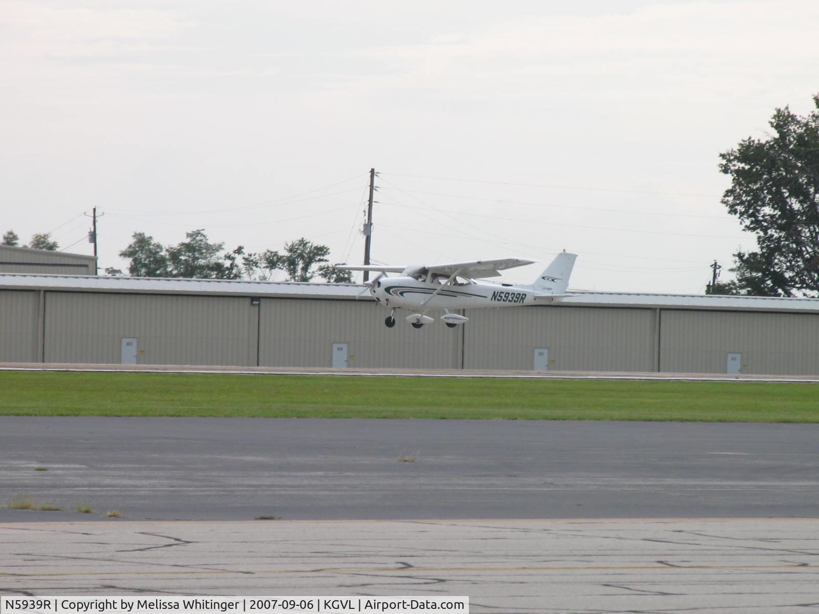 N5939R, 1965 Cessna 172G C/N 17253608, Landing