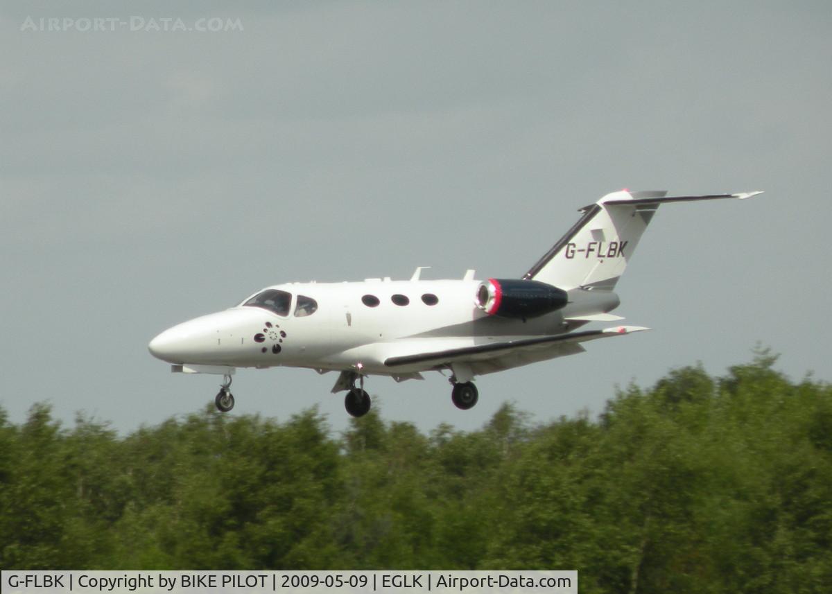 G-FLBK, 2008 Cessna 510 Citation Mustang Citation Mustang C/N 510-0068, FINALS FOR RWY 25