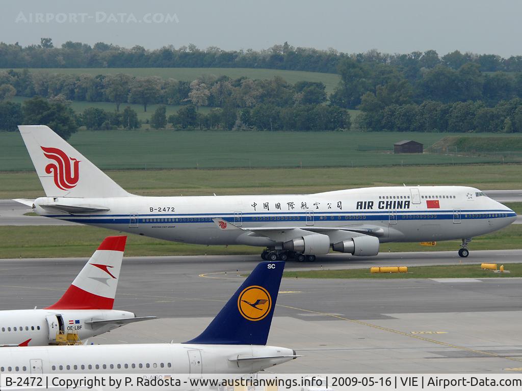 B-2472, 2000 Boeing 747-4J6 C/N 30158, Arrived to VIE on 15th May 09 for a official visit of the president of the chinese parliament