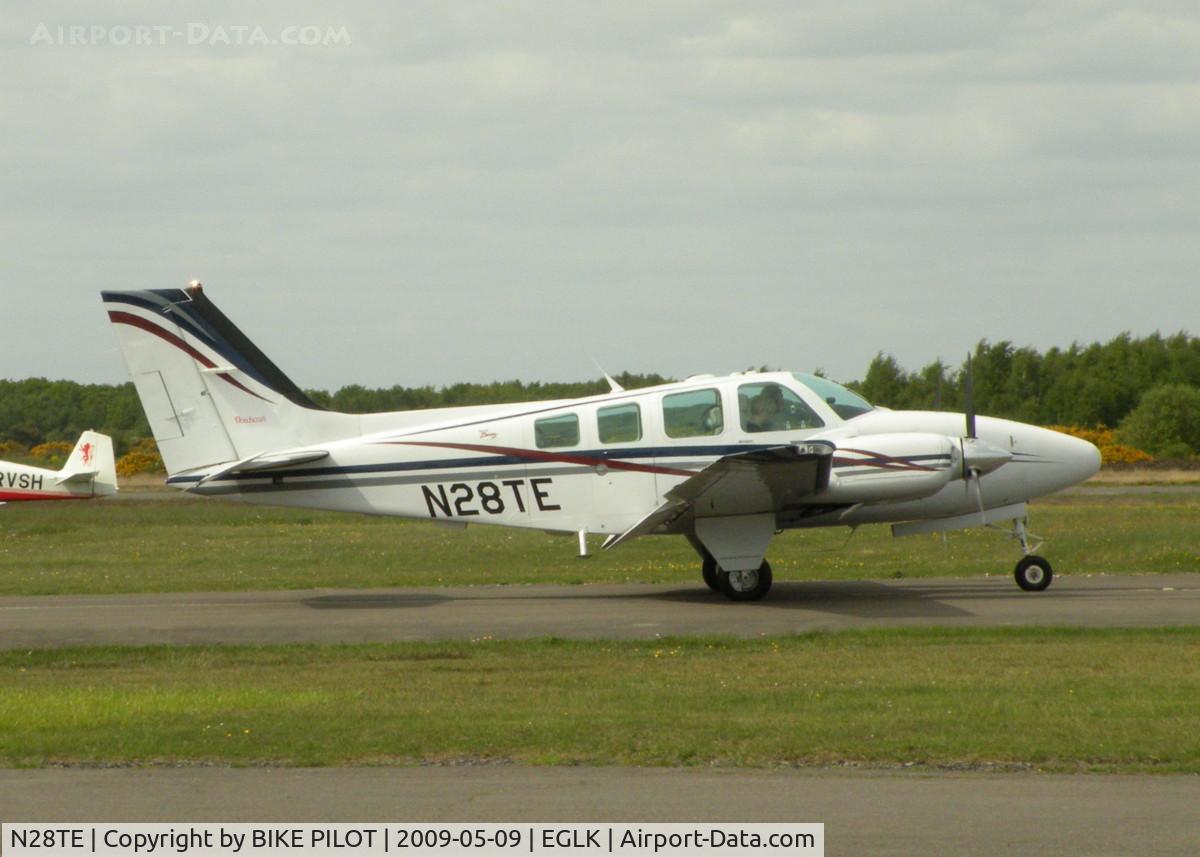 N28TE, 2000 Raytheon Aircraft Company 58 C/N TH-1951, HEADING PAST THE CAFE