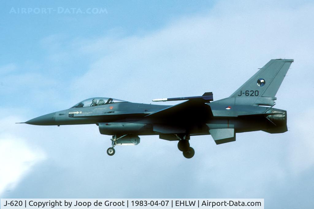 J-620, Fokker F-16A Fighting Falcon C/N 6D-20, Still without dragchute housing.