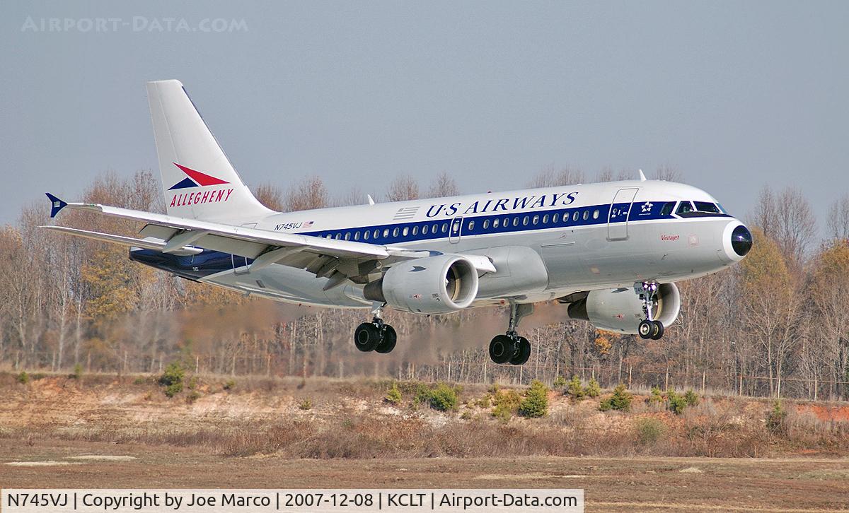 N745VJ, 2000 Airbus A319-112 C/N 1289, @ CLT