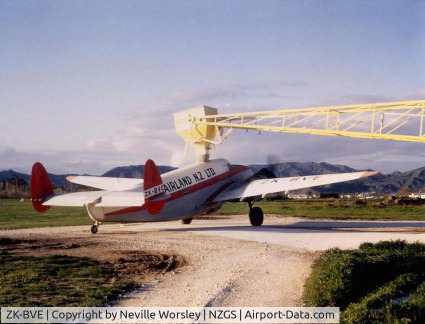 ZK-BVE, Lockheed 18-56 Lodestar C/N 2020, Loading at Gisborne 1968