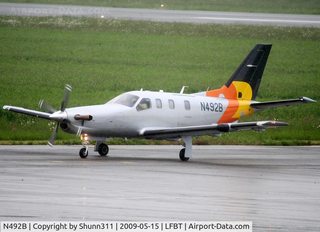 N492B, 2008 Socata TBM-850 C/N 455, Taxiing to Socata firm after flight test...