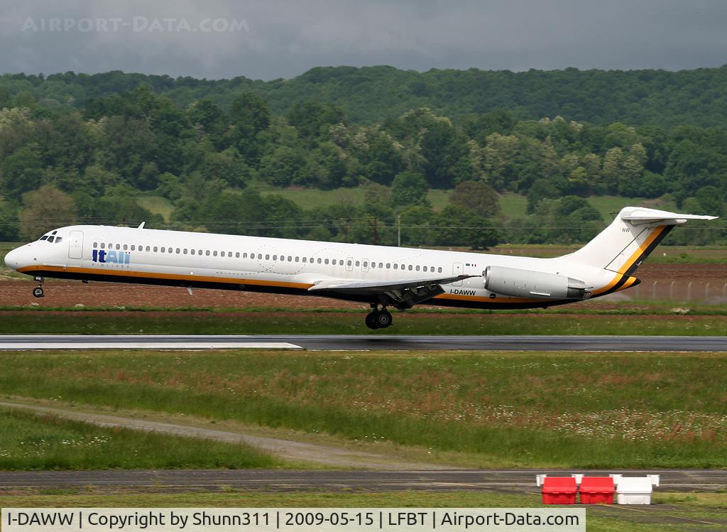 I-DAWW, 1985 McDonnell Douglas MD-82 (DC-9-82) C/N 49212, Landing rwy 20