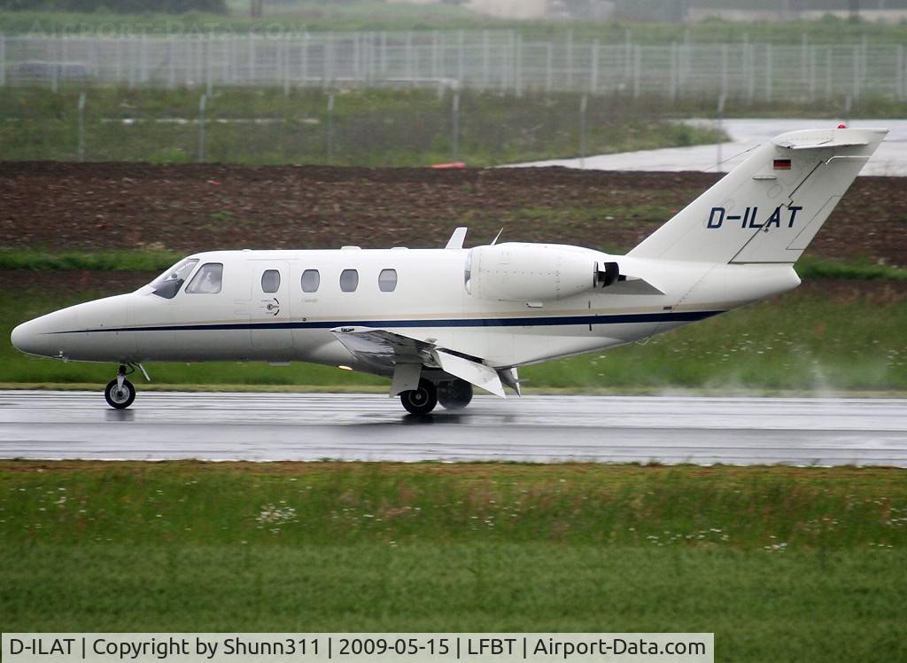 D-ILAT, 1997 Cessna 525 CitationJet C/N 525-0209, Landing rwy 20