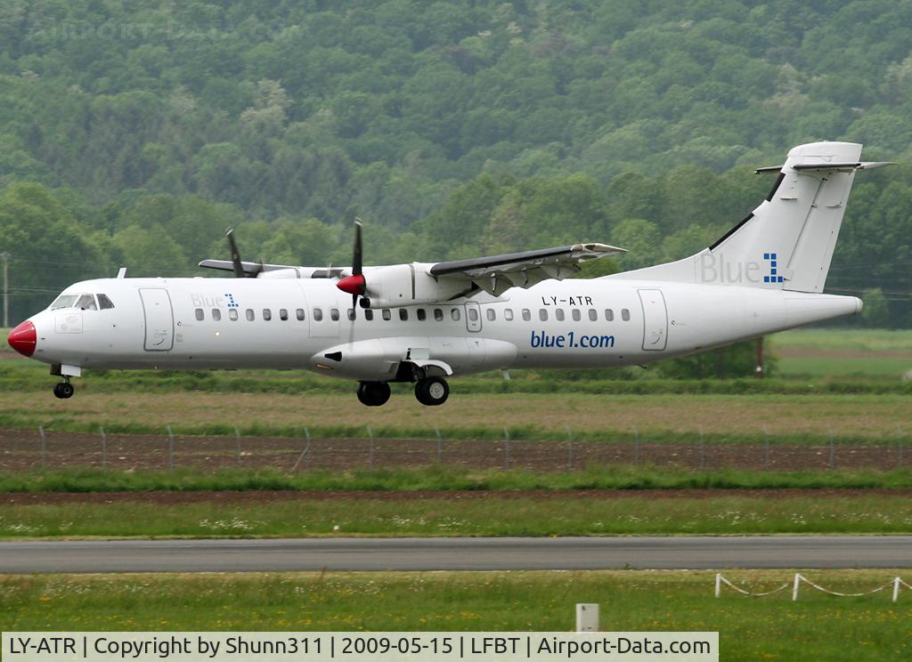 LY-ATR, 1990 ATR 72-201 C/N 162, Landing rwy 20