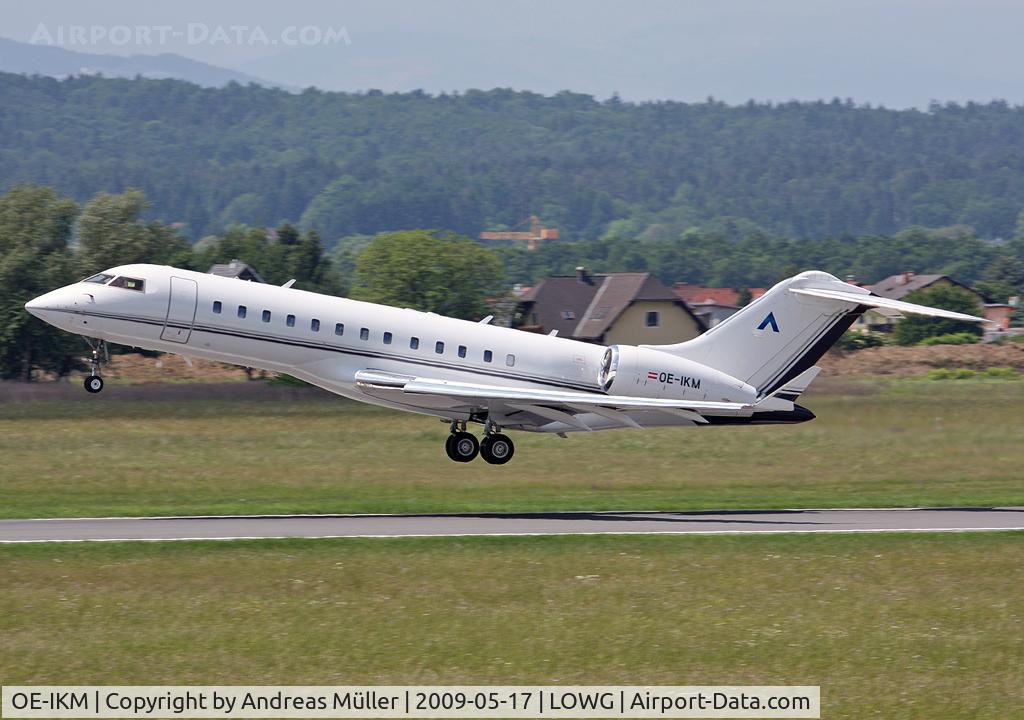 OE-IKM, 2001 Bombardier BD-700-1A10 Global Express C/N 9112, Business flight.