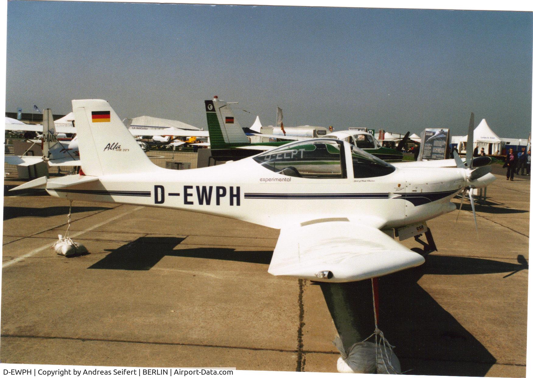 D-EWPH, Brditschka HB-207 V-RG C/N 207-020, Berlin ILA 2002