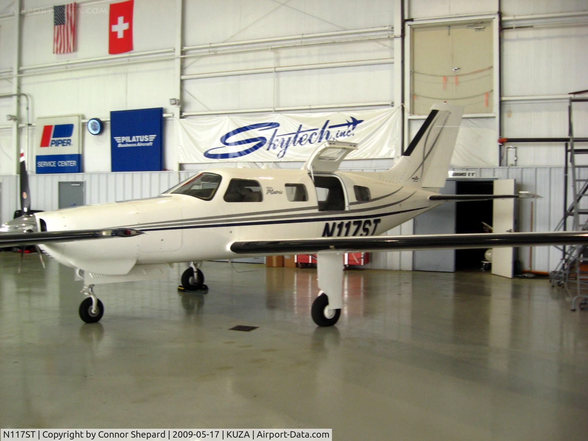 N117ST, 2008 Piper PA-46R-350T Malibu Matrix C/N 4692022, Piper in hangar