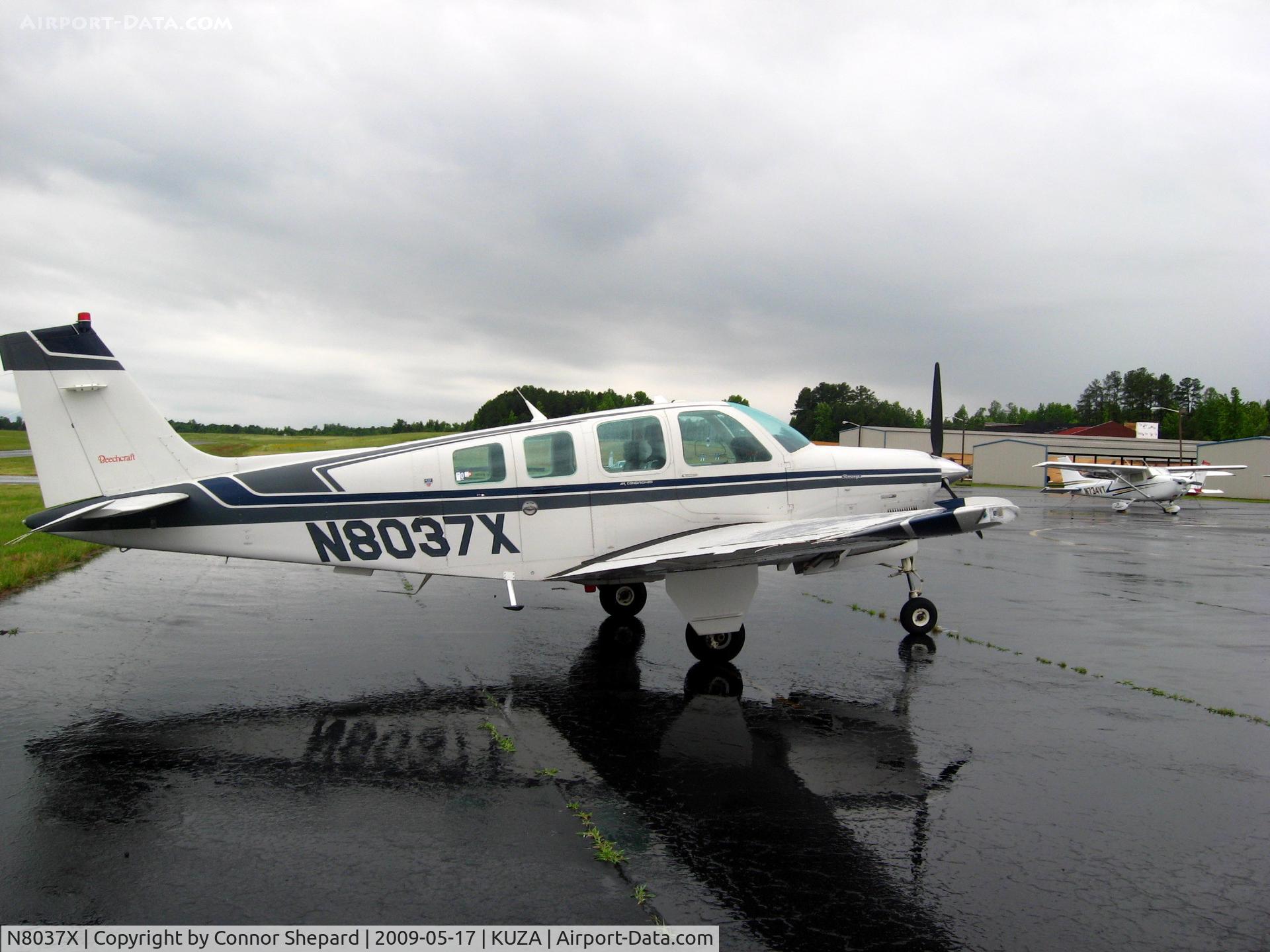 N8037X, Beech A36 Bonanza 36 C/N E-2705, Beech A36 on ramp
