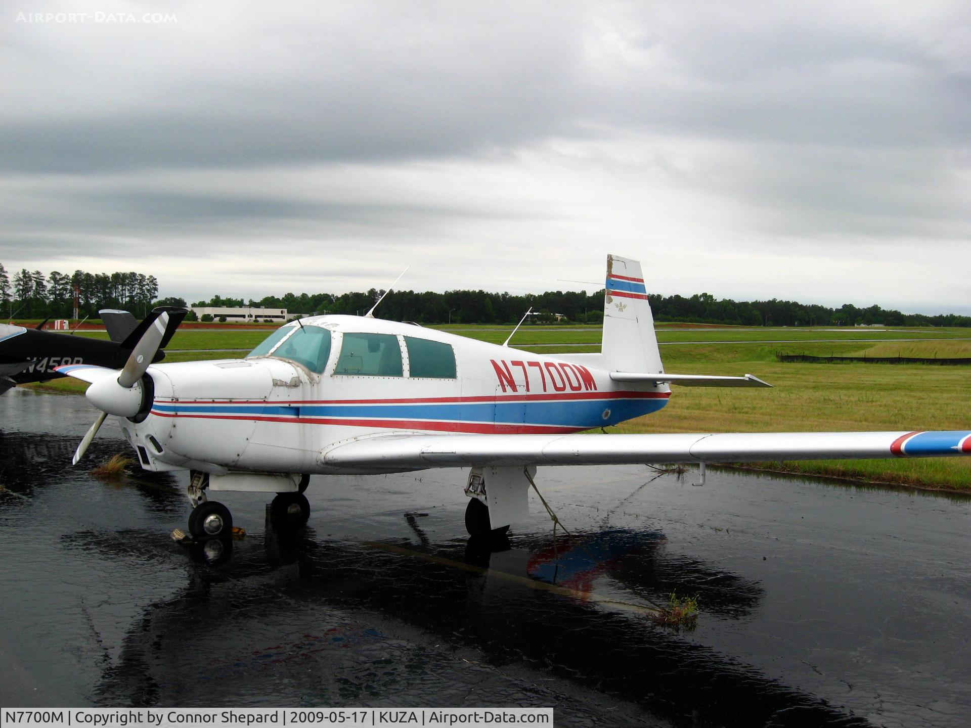 N7700M, 1967 Mooney M20C Ranger C/N 670118, Mooney on ramp