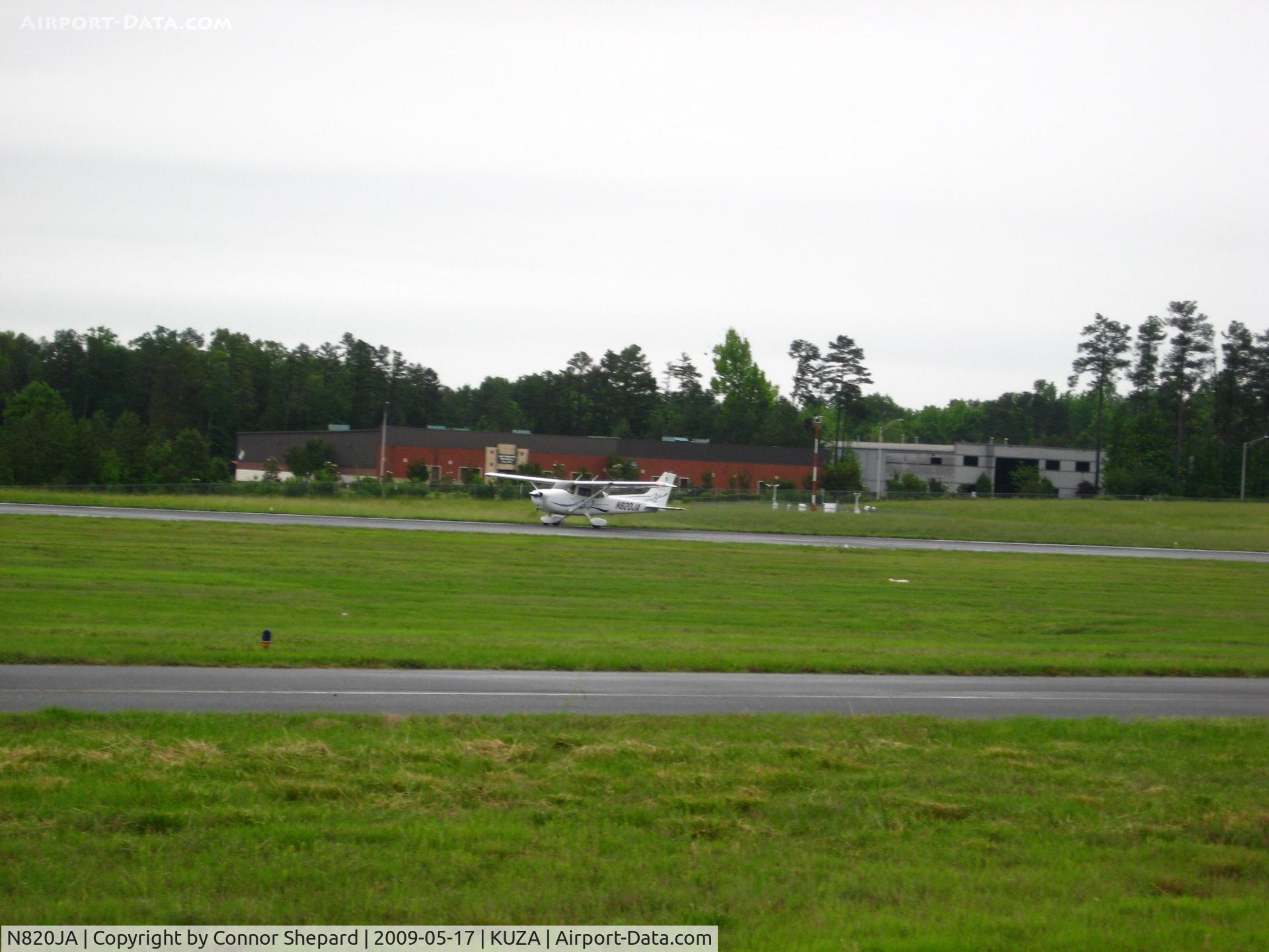 N820JA, 2008 Cessna 172S C/N 172S10802, Taxiing in from Runway 2