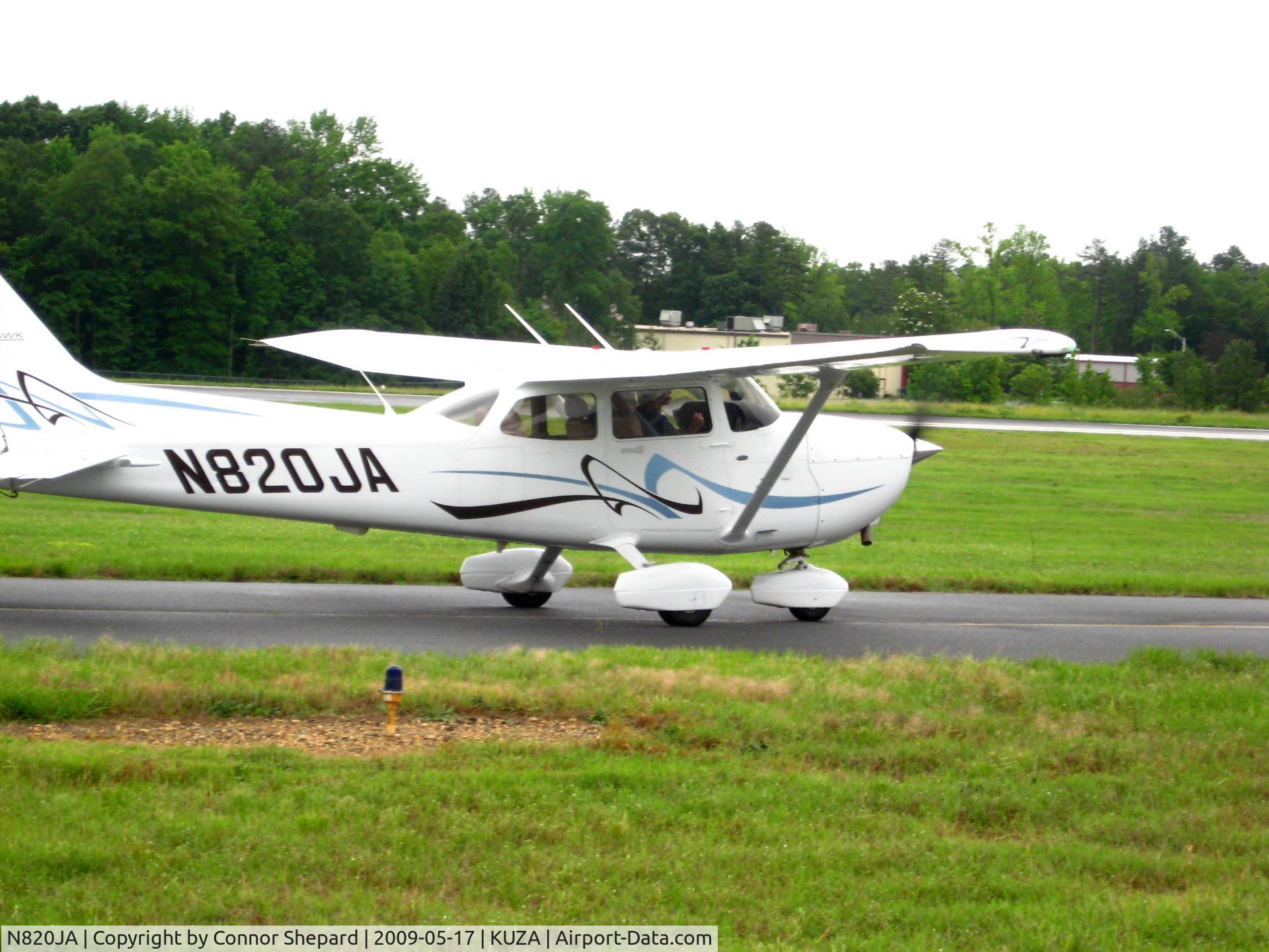 N820JA, 2008 Cessna 172S C/N 172S10802, Taxi to parking
