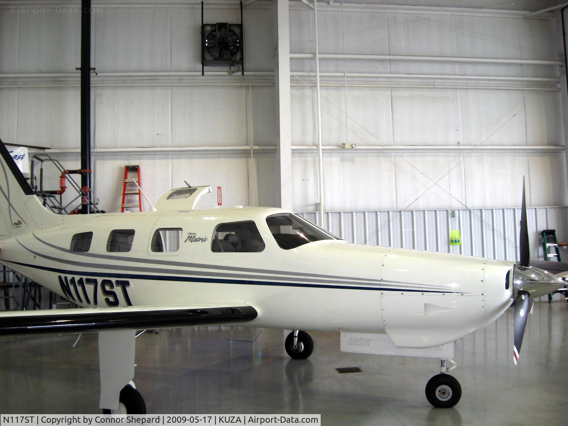 N117ST, 2008 Piper PA-46R-350T Malibu Matrix C/N 4692022, Piper in hangar