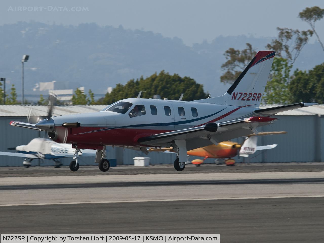 N722SR, 1992 Socata TBM-700 C/N 49, N722SR arriving on RWY 21