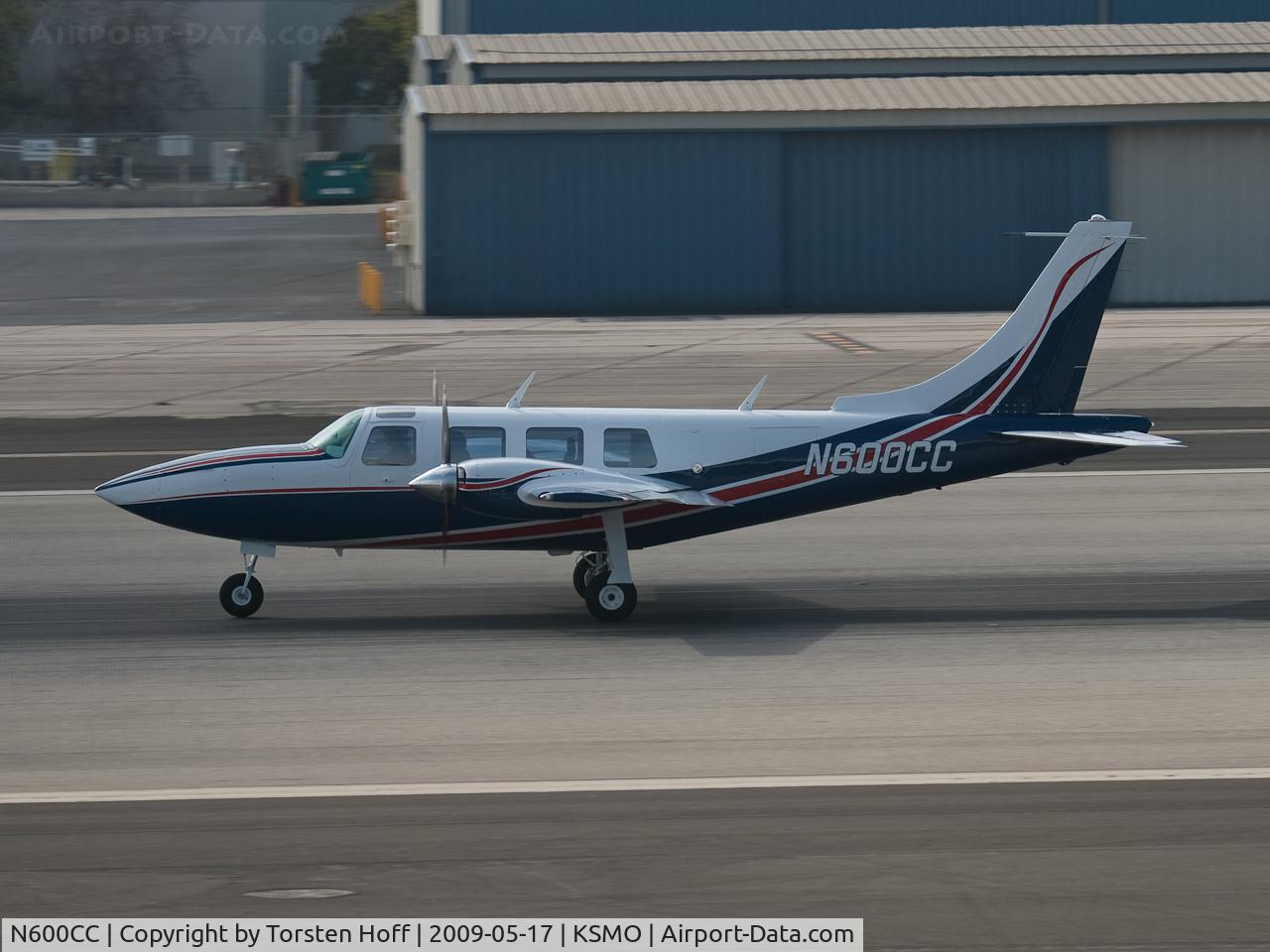N600CC, Piper Aerostar 600 C/N 6008398161241, N600CC departing from RWY 21