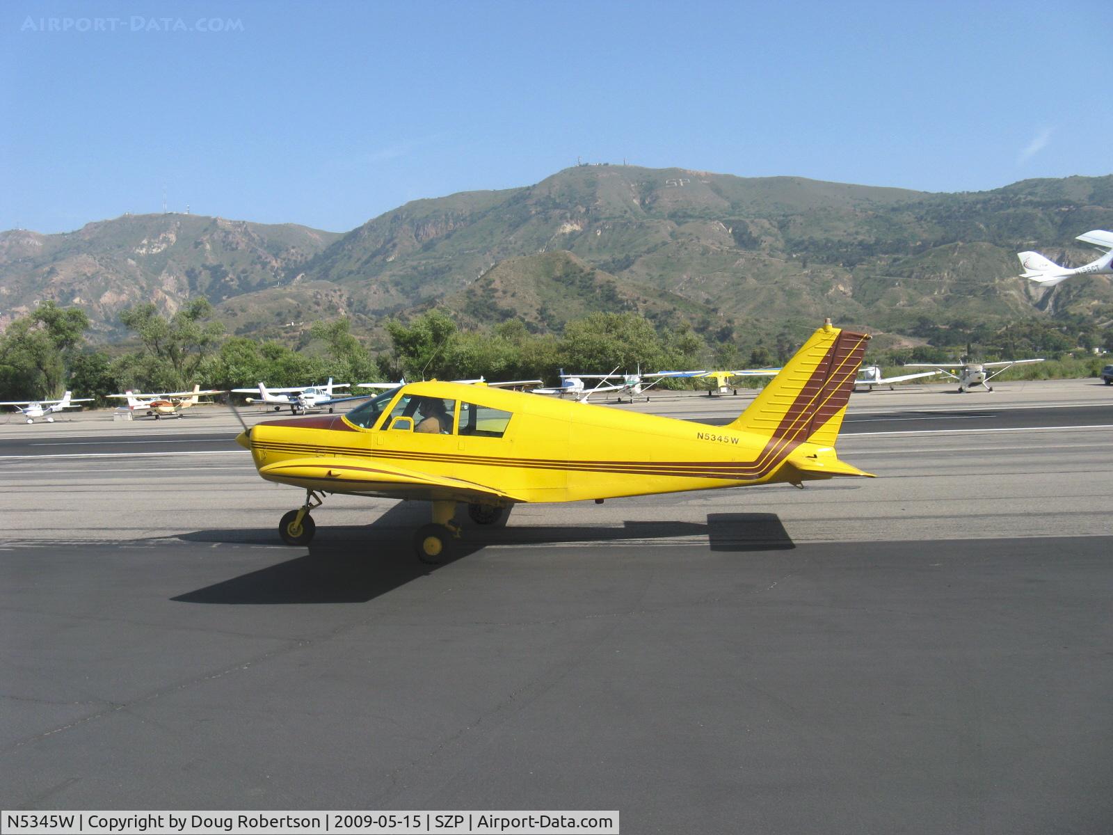 N5345W, 1962 Piper PA-28 C/N 28-404, 1962 Piper PA-28-150 CHEROKEE, Lycoming O-320-E2A 150 Hp, taxi